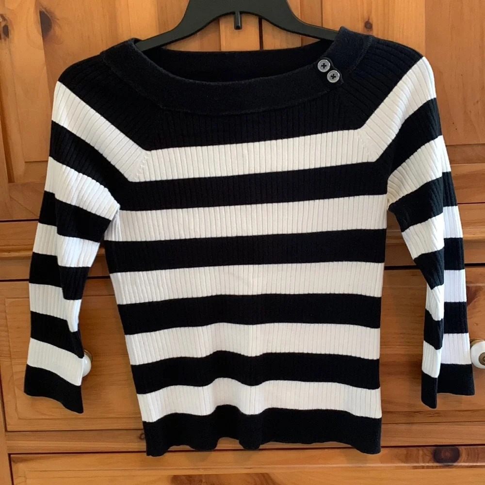 Chaps Sweater • Size Medium